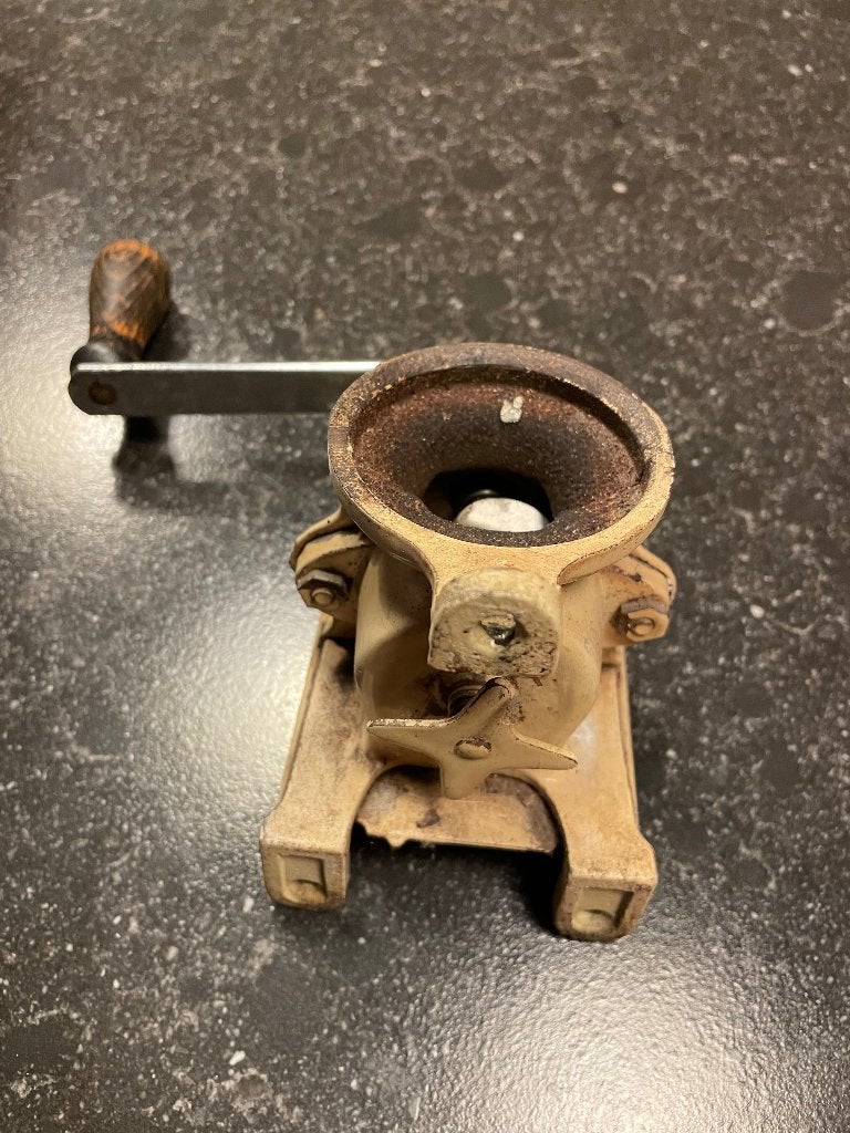 Gratis maal mechaniek wandkoffiemolen, Antiek en Kunst, Ophalen