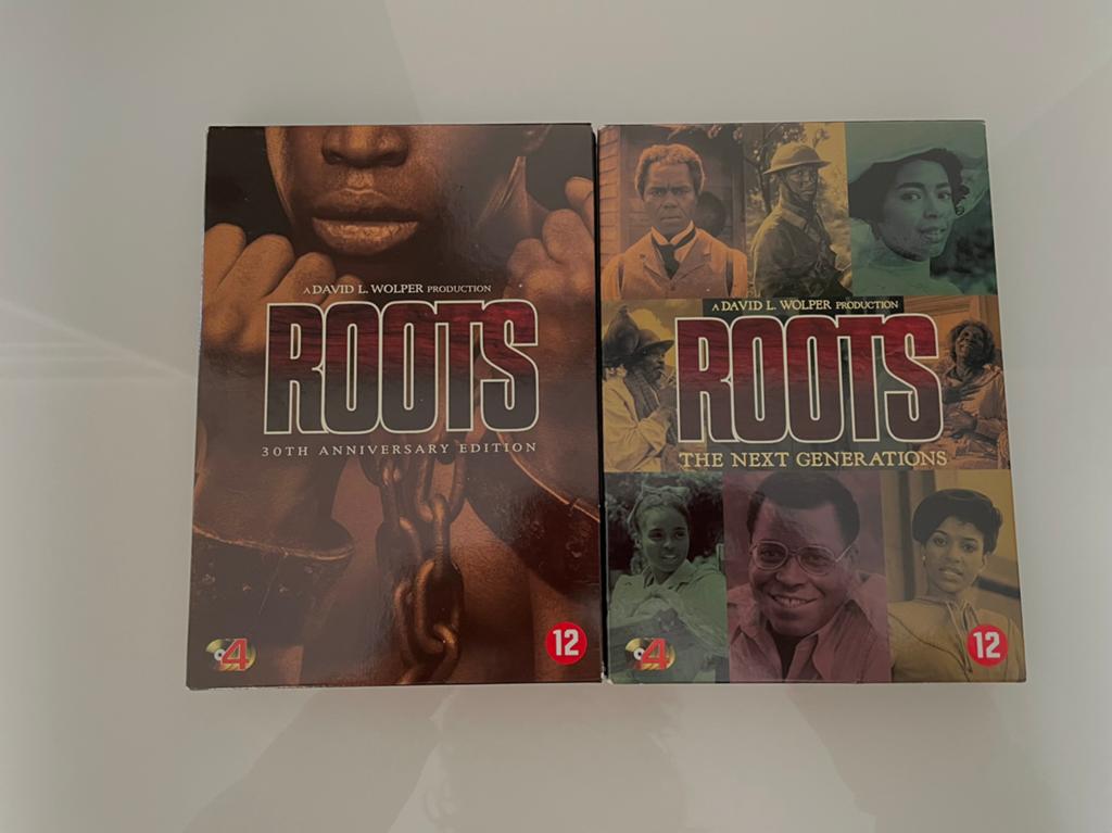 Roots dvd  (€10,00  voor allebei gelijk verkocht), Ophalen of Verzenden, Zo goed als nieuw