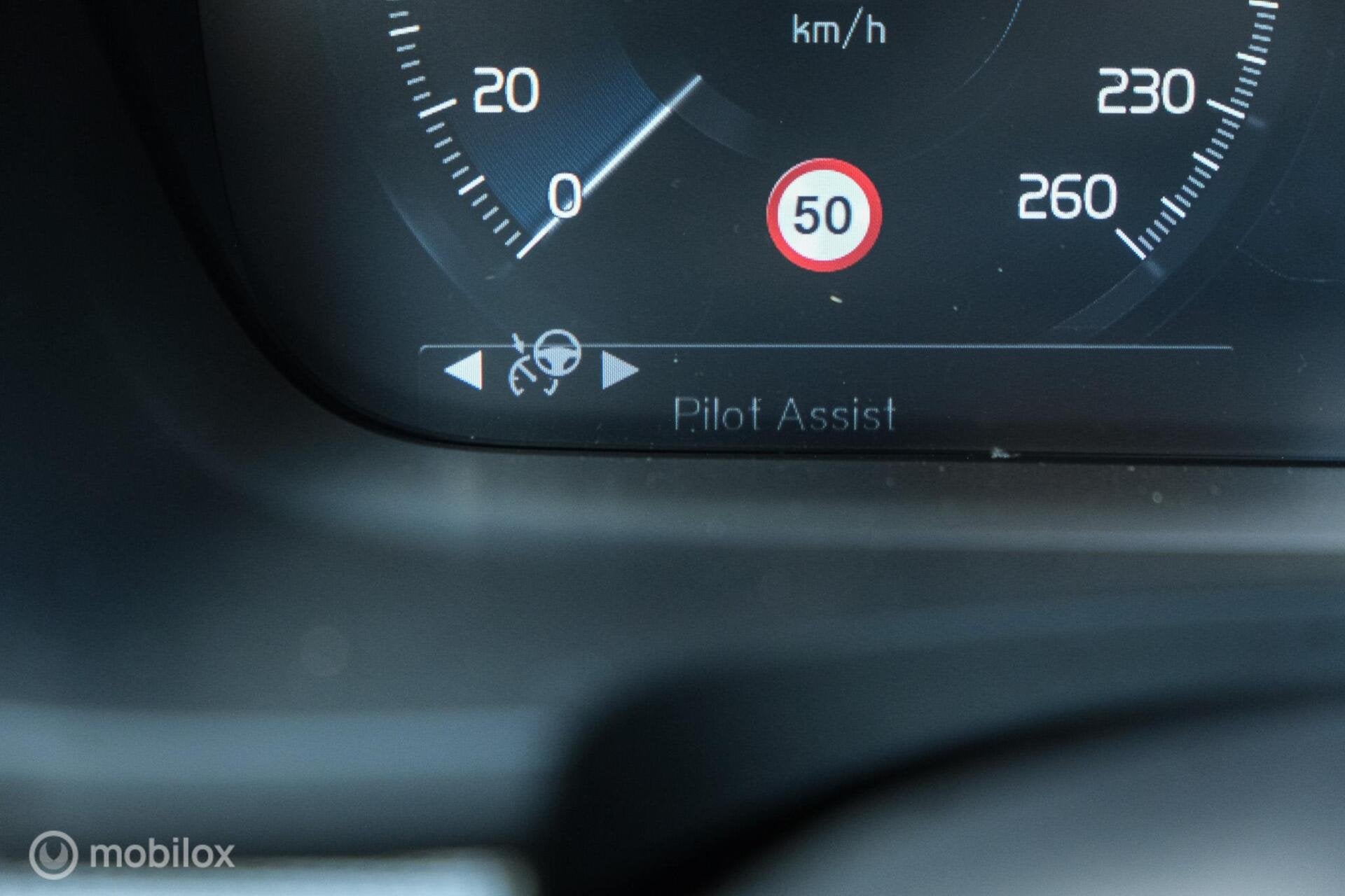 Foto 36 van Volvo V90 2.0 T8 AWD R-Design | Stoel en stuurwielverwarming
