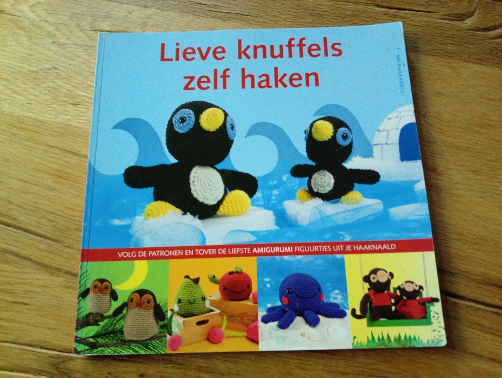 Lieve knuffels zelf haken - Amigurumi boek, Breien en Haken, Molla Mills, Ophalen of Verzenden, Zo goed als nieuw