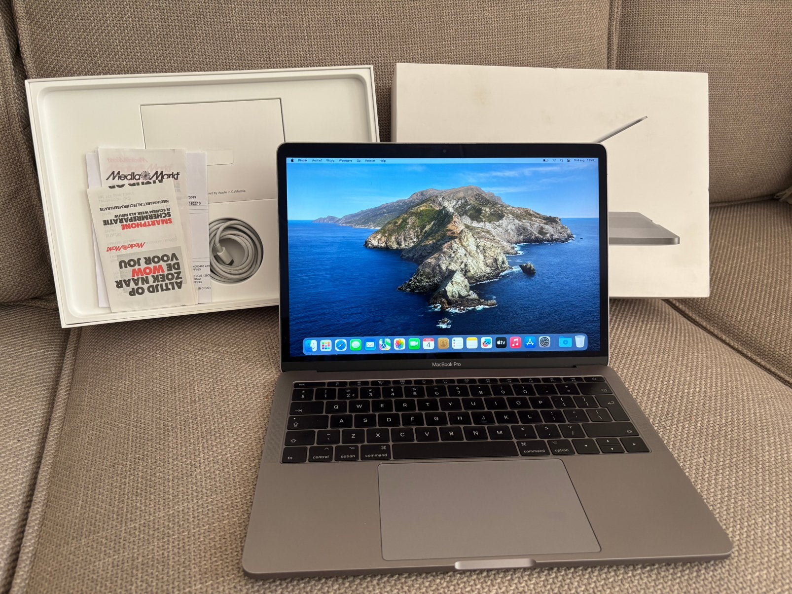 Macbook Pro 13" Volledig Nieuwstaat met Factuur, Computers en Software, Apple Macbooks, 2 tot 3 Ghz, 8 GB, 13 inch, Zo goed als nieuw