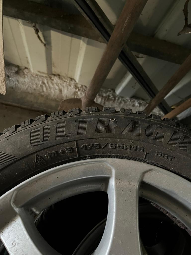 4 Winterbanden met lichtmetalen velgen voor Toyota Yaris, Auto-onderdelen, Banden en Velgen, Ophalen, Gebruikt, 15 inch, 175 mm