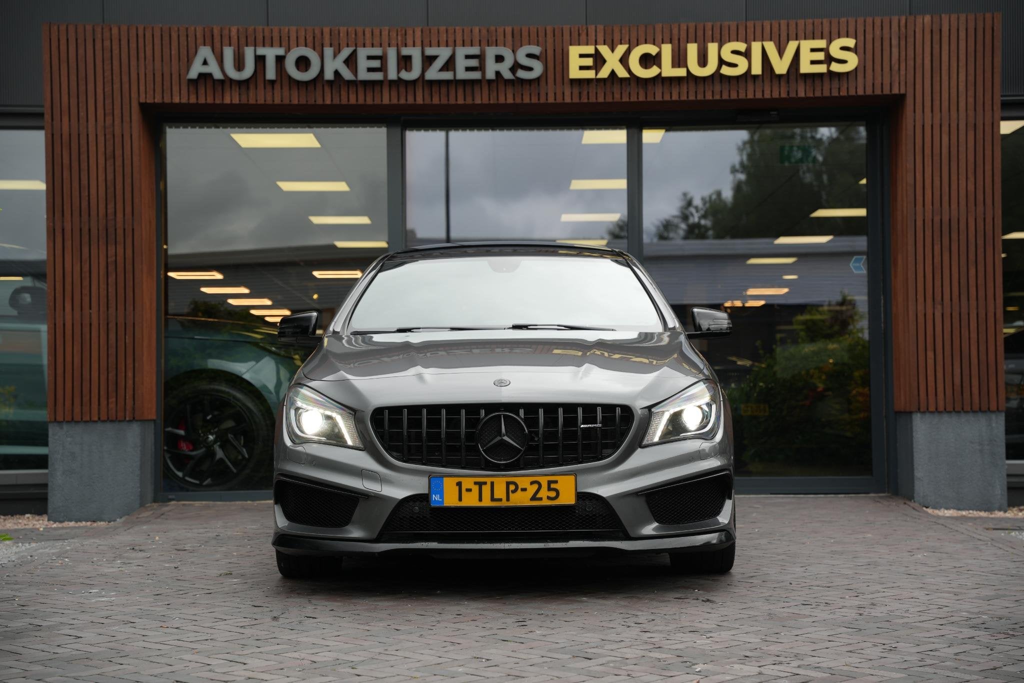 Mercedes-Benz CLA-klasse AMG 45 4MATIC Panoramadak Leer Memo, Auto's, Automaat, CLA, Gebruikt, Euro 6