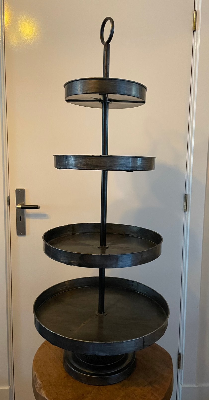 Etagere zeer groot metaal brons 110 cm hoog 4 laags, Huis en Inrichting, Ophalen, Zo goed als nieuw