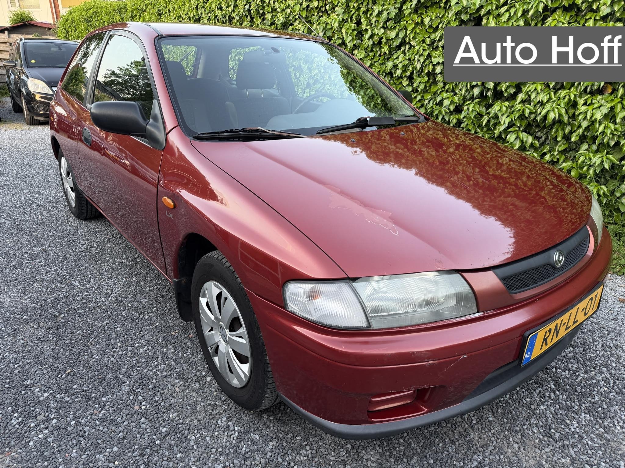 Mazda 323 1.5i P LX | Trekhaak | Radio / CD | APK tot 05-10-, Voorwielaandrijving, Stof, 4 cilinders, 400 kg