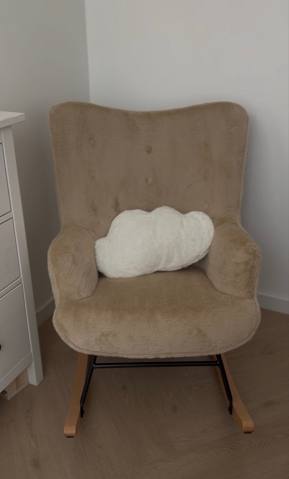 Comfortabele schommelstoel voor kinder/babykamer, Ophalen, Nieuw, Stoel