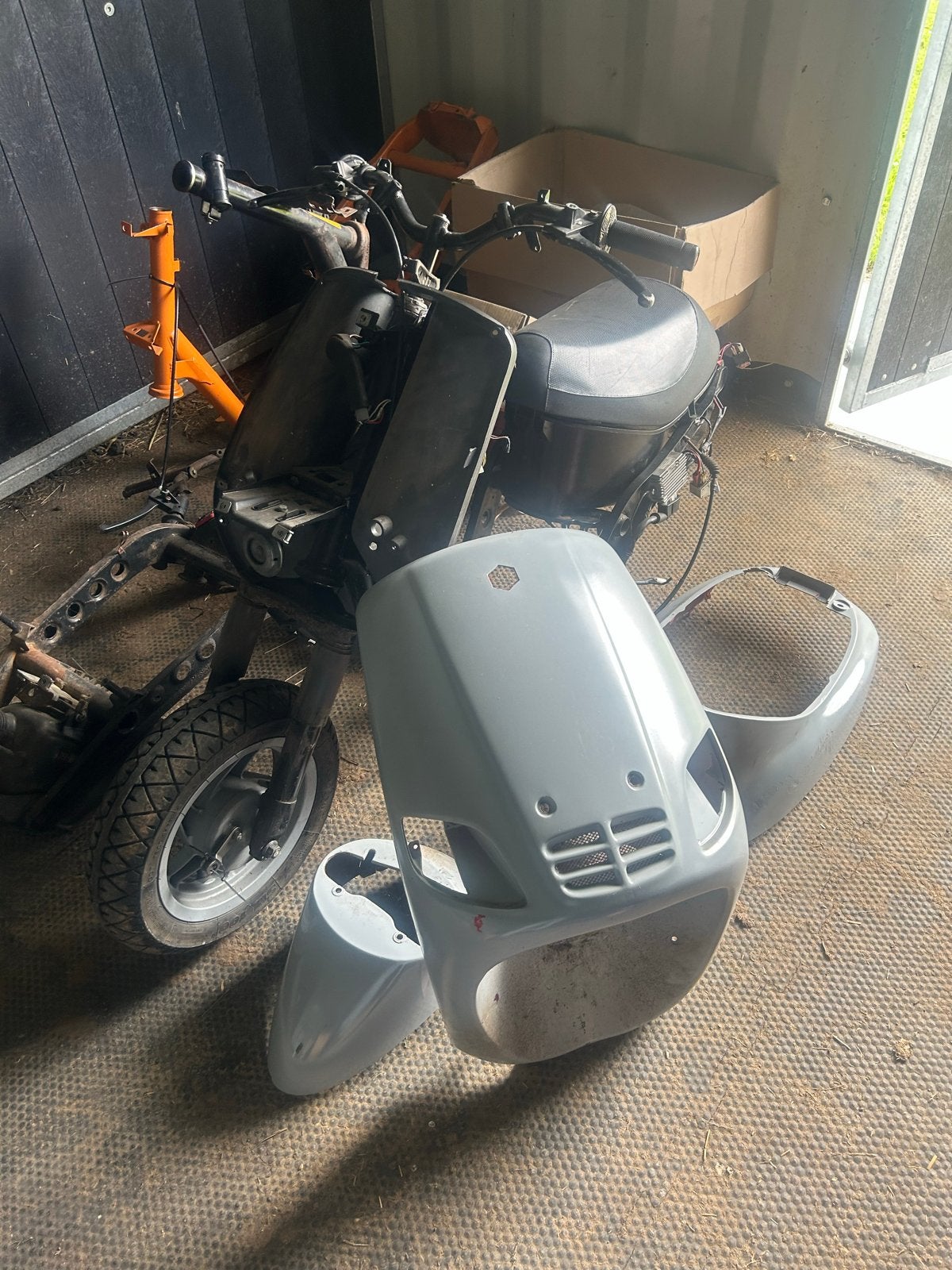Zip type 2/3 frame met Duitse papieren en onderdelen, Ophalen, Gebruikt, Frame, Piaggio