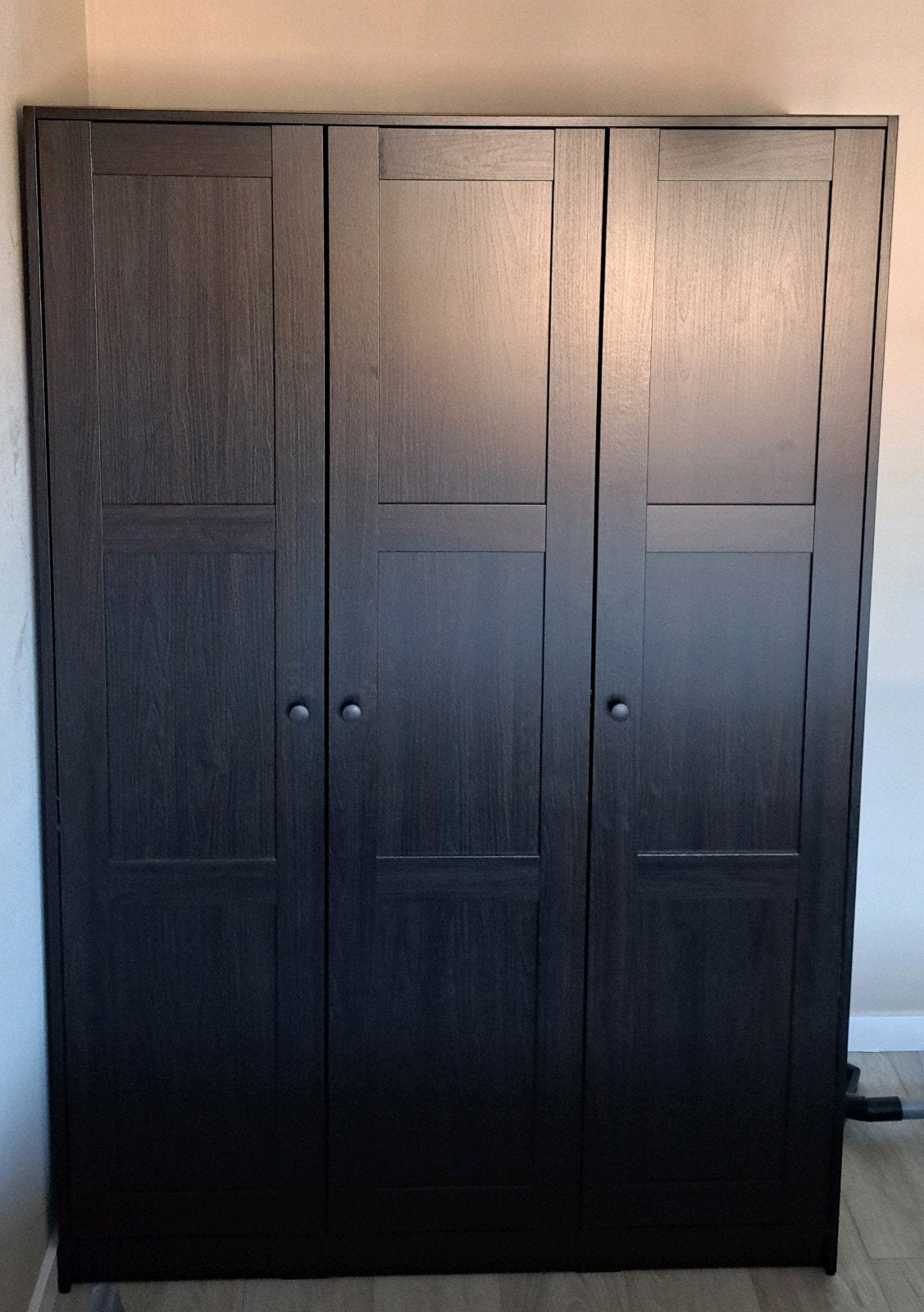 Donkerbruine IKEA kledingkast, hang/ leg,, Ophalen, 100 tot 150 cm, Zo goed als nieuw, 150 tot 200 cm