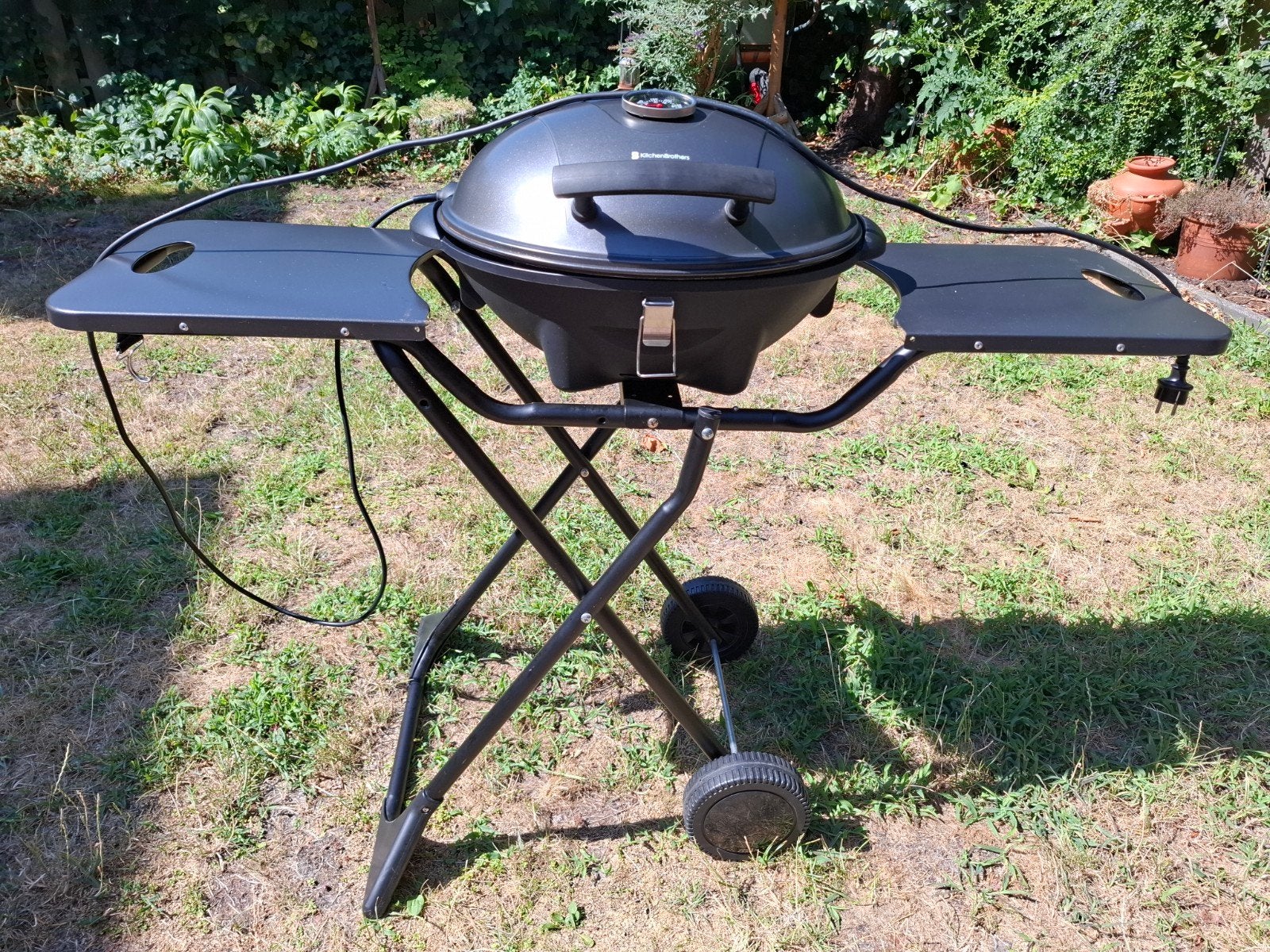 KitchenBrothers Elektrische BBQ met standaard en zijtafels, Ophalen, Gebruikt, KitchenBrothers