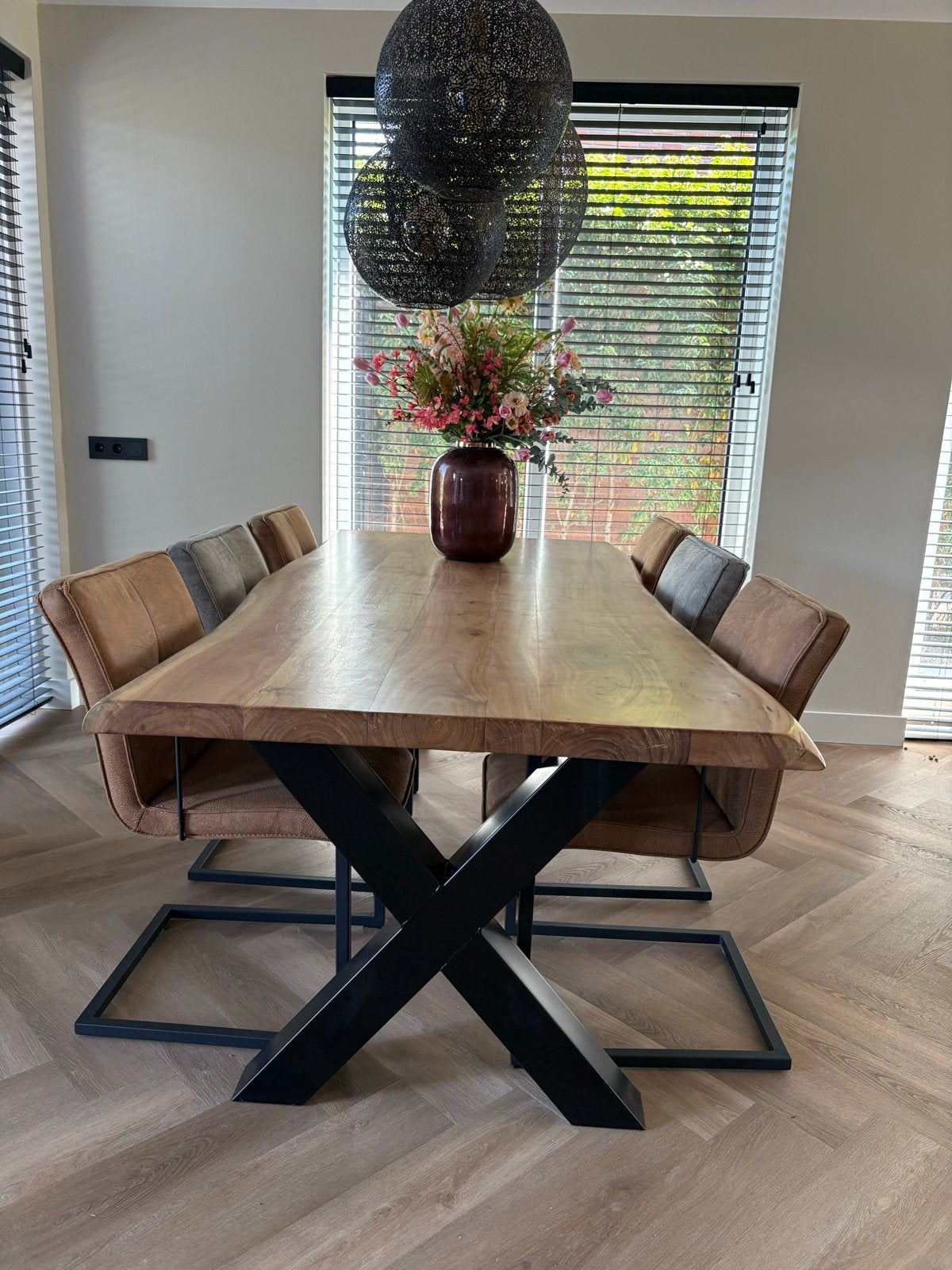 Boomstamtafel massief hout en eettafelstoelen, Ophalen, 100 tot 150 cm, 200 cm of meer, Zo goed als nieuw
