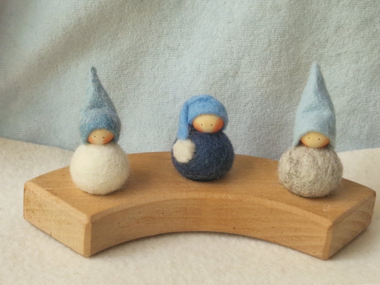 Jaarring steker Vrije School Seizoenstafel winter popje vilt, Verzenden, Nieuw, Figuurtje(s), Wolvilt
