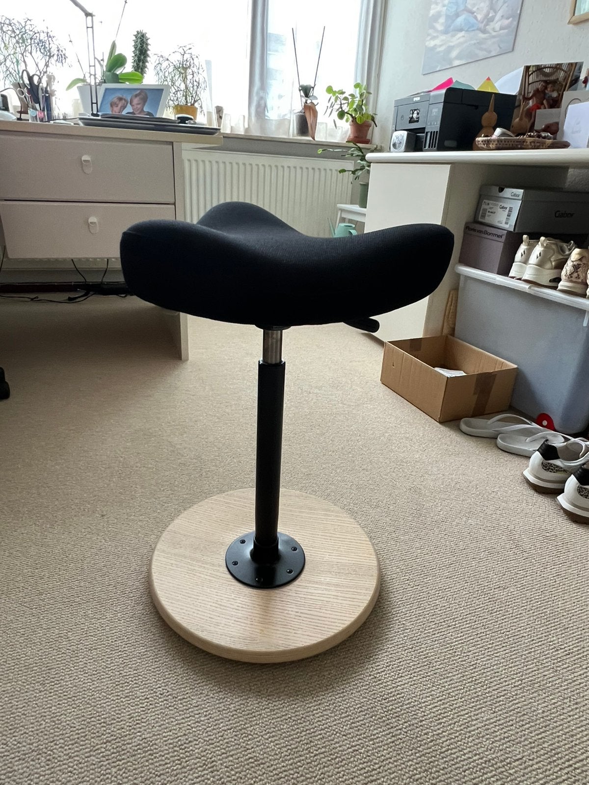 Te Koop Stokke Varier. Verstelbare ergonomische zadelkruk., Huis en Inrichting, Ophalen, In hoogte verstelbaar, Zo goed als nieuw