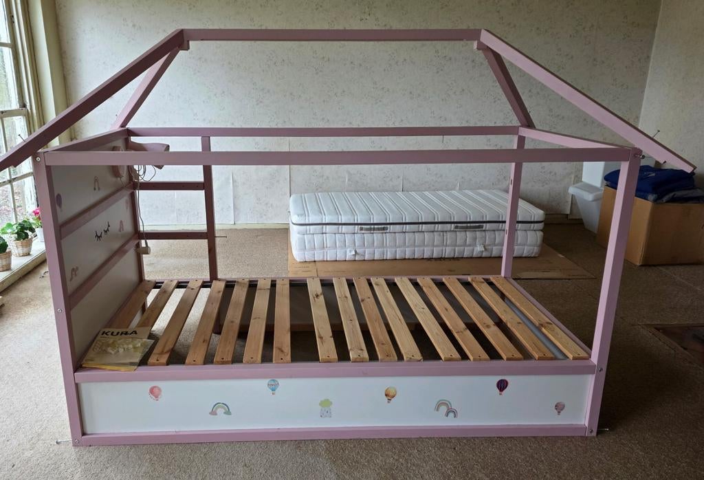 Leuk meisjes bed, dakje / lamp/roze/ wit, Ophalen, Gebruikt, 90 cm, 200 cm