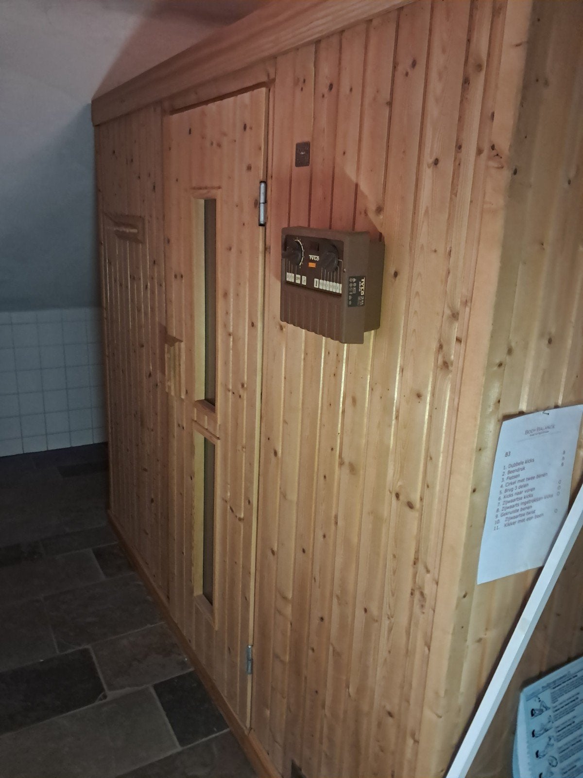 Complete Finse Sauna met Tylö bedieningspaneel, Ophalen, Gebruikt, Fins of Traditioneel, Complete sauna
