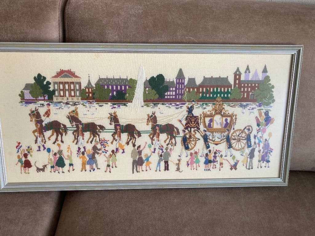 Gedetailleerd geborduurd schilderij: De Gouden Koets, Antiek en Kunst, Kunst | Schilderijen | Klassiek, Ophalen, Realistisch, Achter glas
