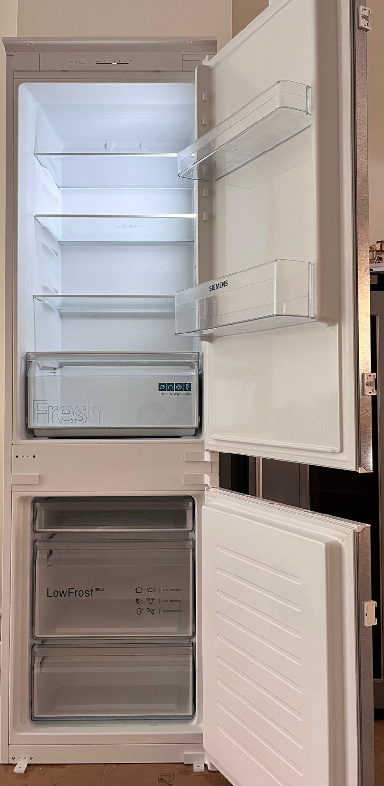 SIEMENS iQ100, Inbouw koel-vriescombinatie, 200 liter of meer, Zo goed als nieuw, 45 tot 60 cm, Met vriesvak