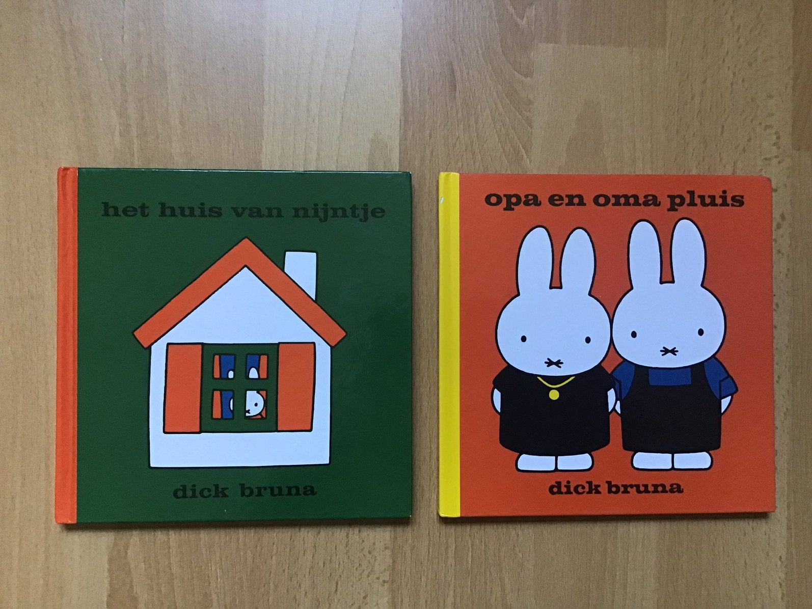 2 x Nijntje, opa en oma pluis / het huis van Nijntje., Ophalen of Verzenden, Zo goed als nieuw