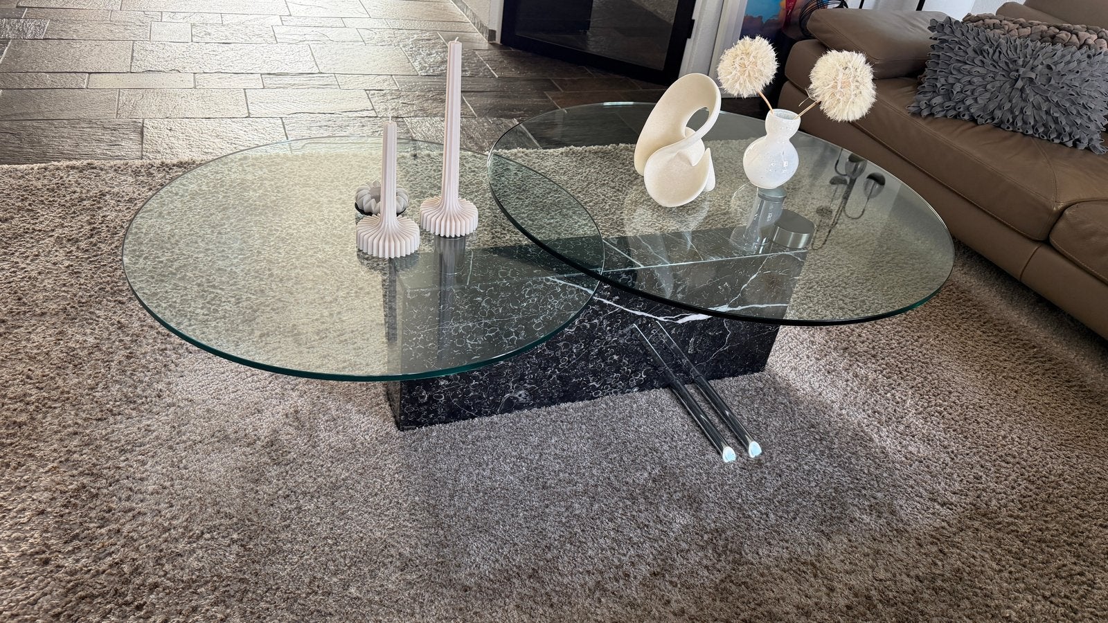 Rolf Benz Salontafel met glazen bladen en marmeren onderstel, Ophalen, Rond, 5 – 50, 100 tot 150 cm