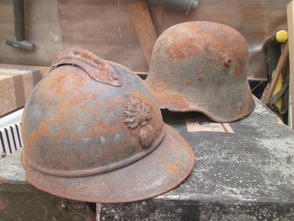 Schuurvondst Franse helm met binnenwerk infanterie TOP stuk., Ophalen of Verzenden, Landmacht, Nederland, Helm of Baret