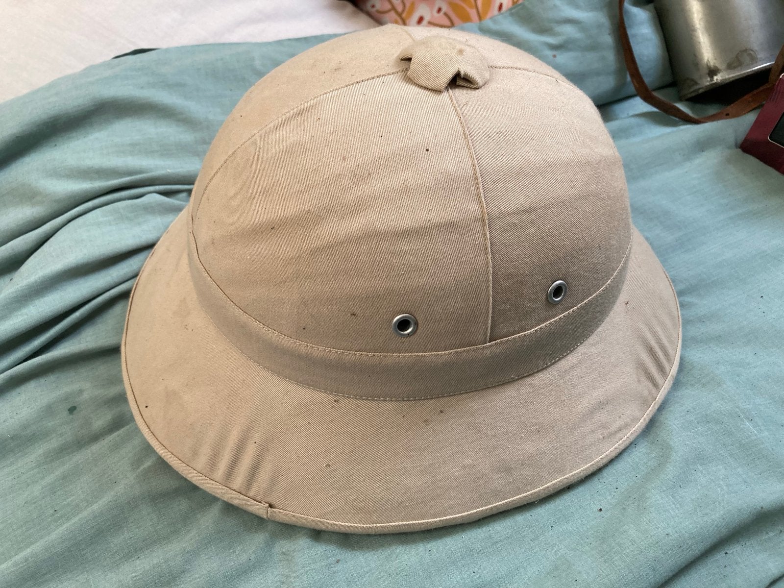 Vintage Tropenhelm - Koloniale Stijl, Ophalen of Verzenden, Overige soorten, Overige gebieden, Helm of Baret