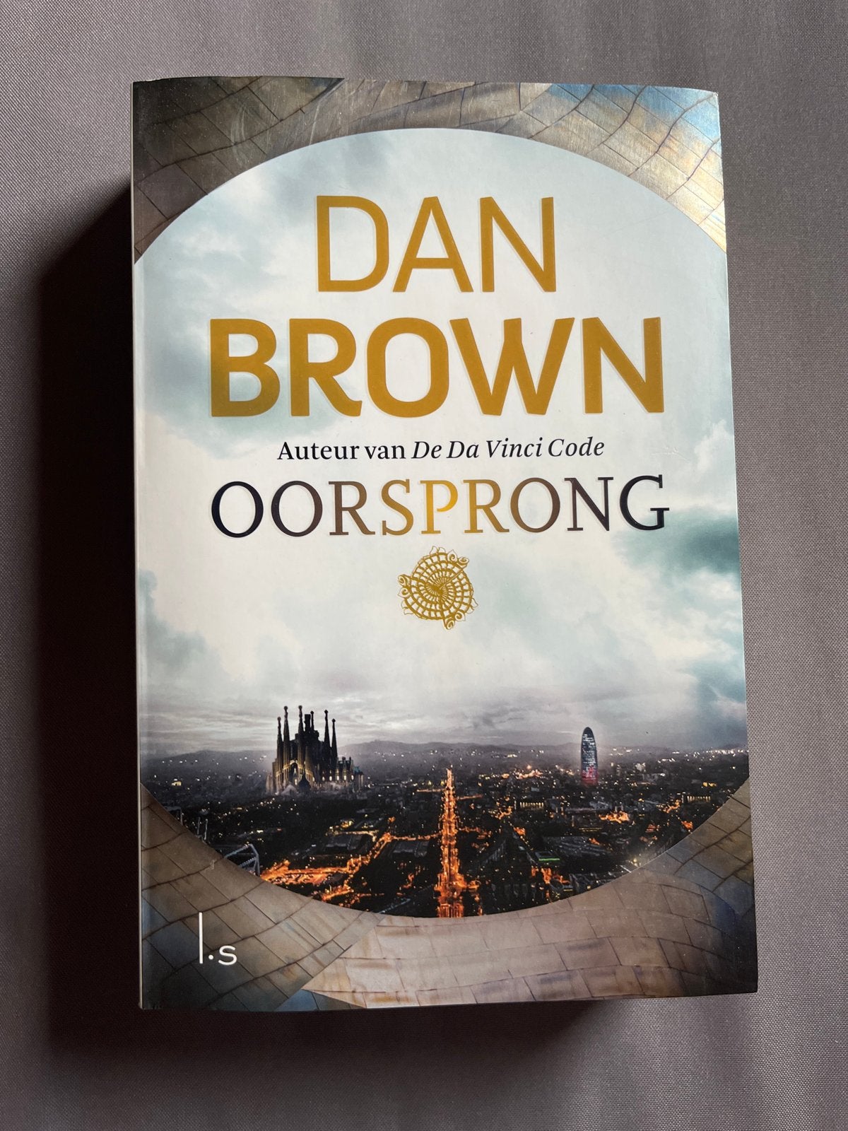 Dan Brown - Oorsprong (Paperback), Ophalen of Verzenden, Zo goed als nieuw, Nederland