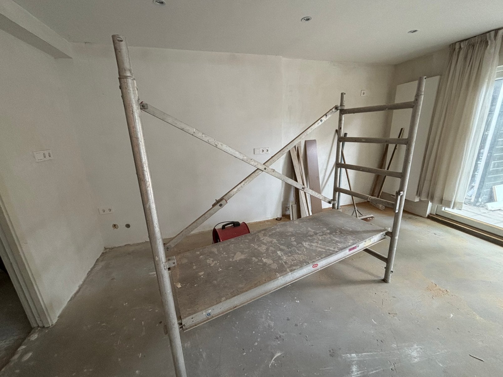 Kamersteiger te koop, Doe-het-zelf en Verbouw, Steigers, Ophalen, Zo goed als nieuw, Rolsteiger of Kamersteiger, Minder dan 2 meter