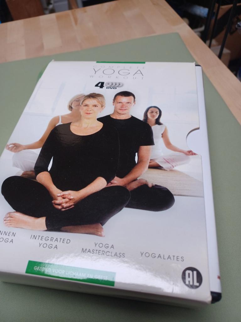 Complete Yoga Workout 4 DVD Boxset - Gezond Lichaam en Geest, Cd's en Dvd's, Dvd's | Sport en Fitness, Cursus of Instructie, Yoga, Fitness of Dans