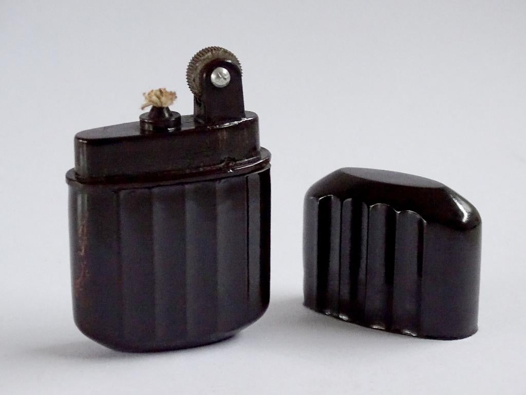 TCW Taifun Pocket Petrol Bruin bakelieten aansteker, Verzenden, Aansteker