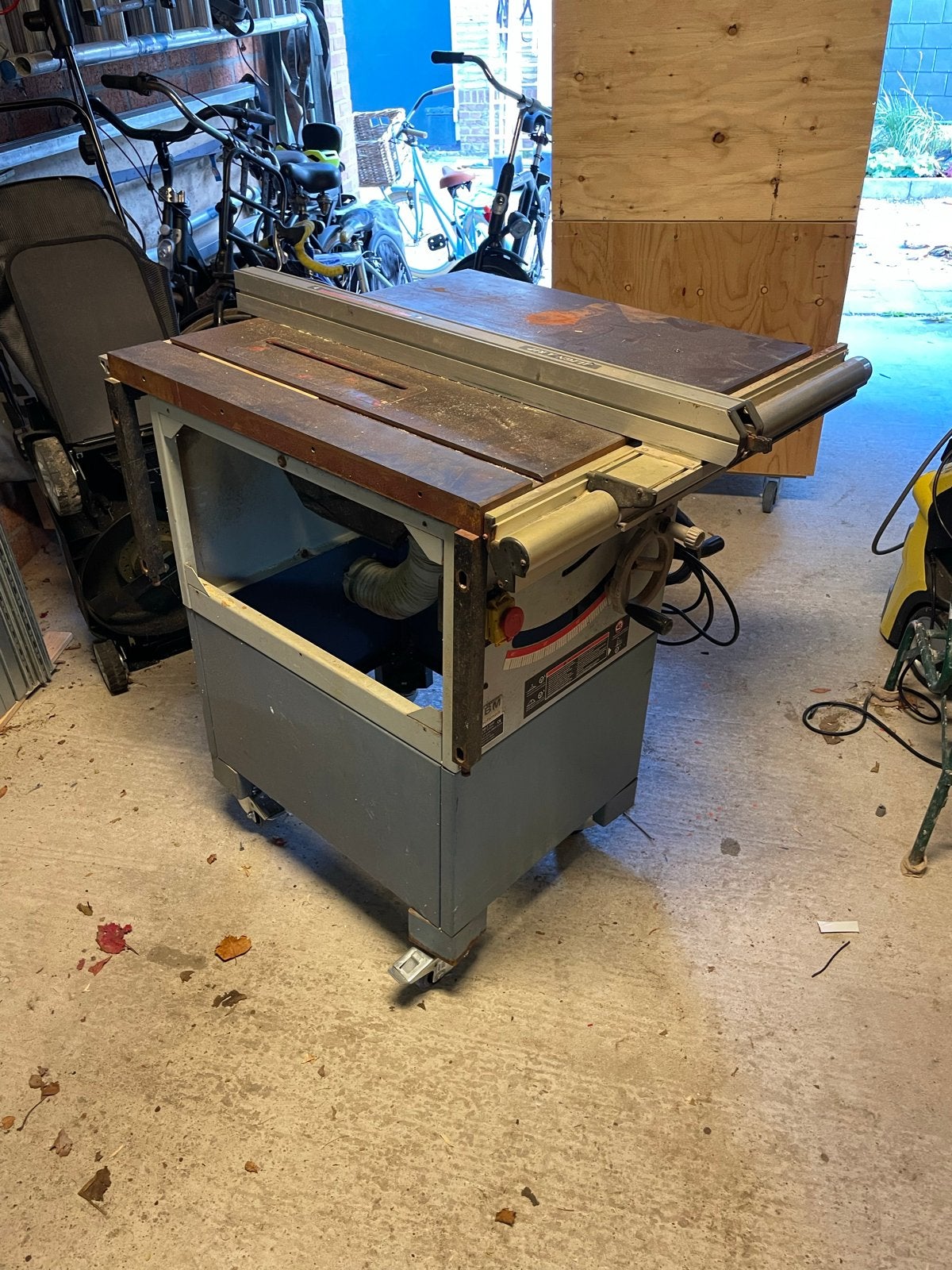 HBM Zaagtafel MJ2325A - Gebruikt, werkend, Ophalen, Gebruikt, Cirkelzaag, 30 tot 70 mm
