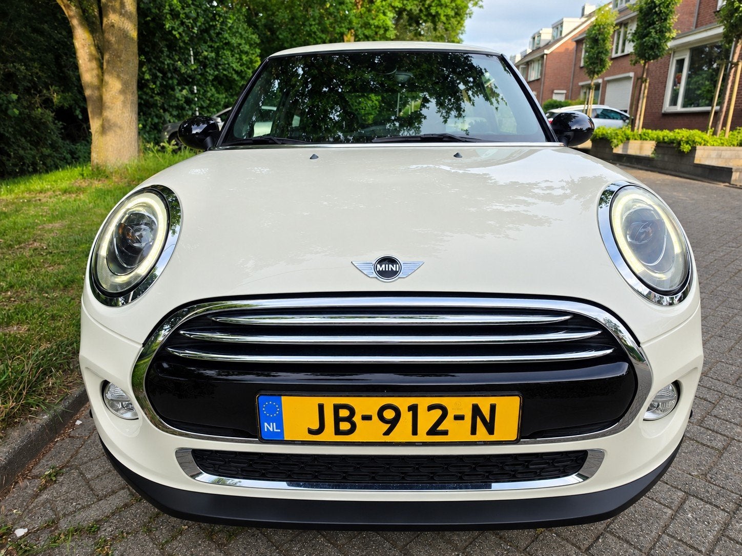 MINI Cooper 1.5 Chili Serious Business | HUD | Full option!, Voorwielaandrijving, 136 pk, Zwart, 4 stoelen