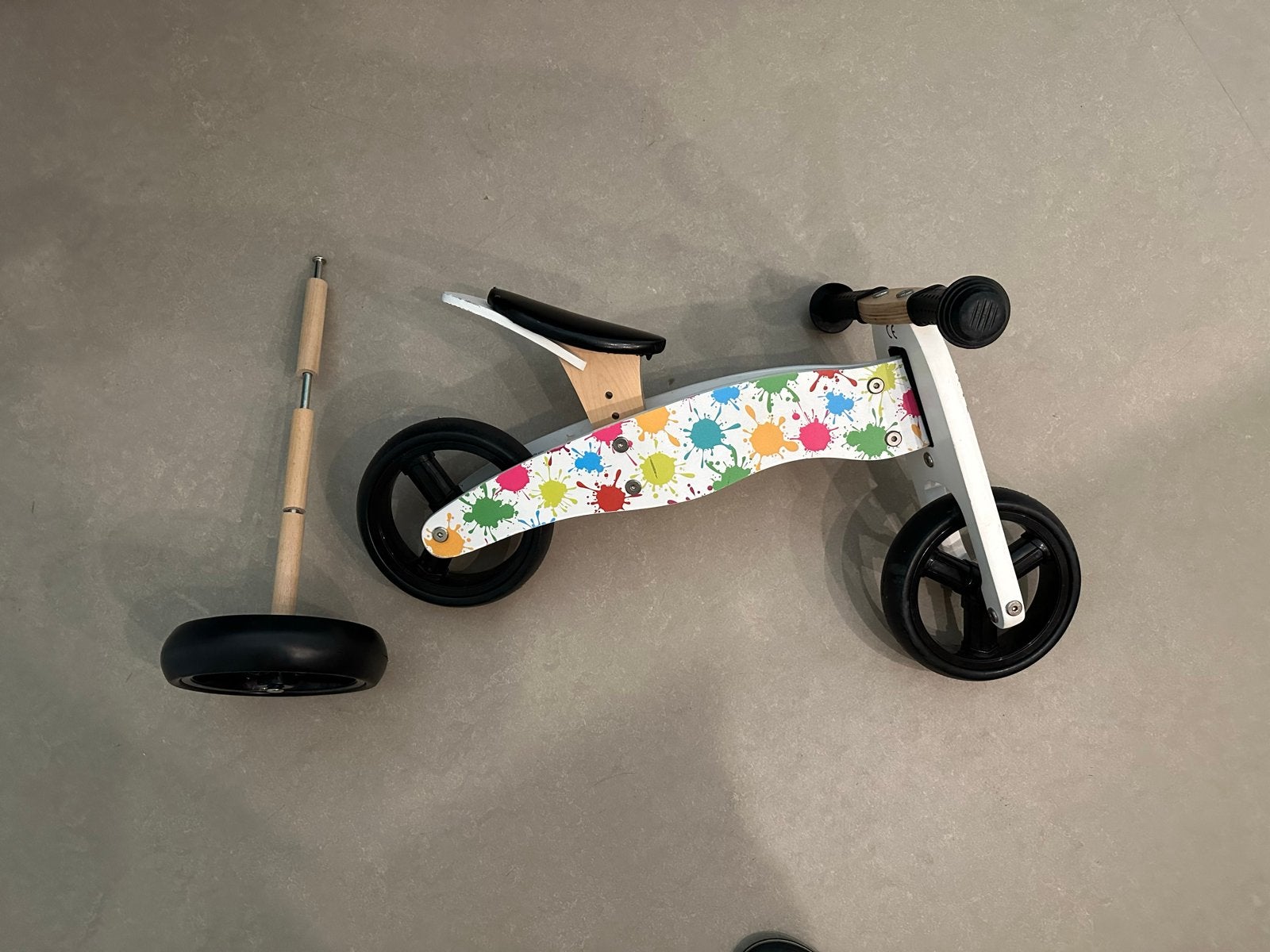 Houten Loopfiets met Vrolijke Spetters - Perfect voor Peuter, Fietsen en Brommers, Fietsen | Kinderfietsjes, Ophalen, Zo goed als nieuw