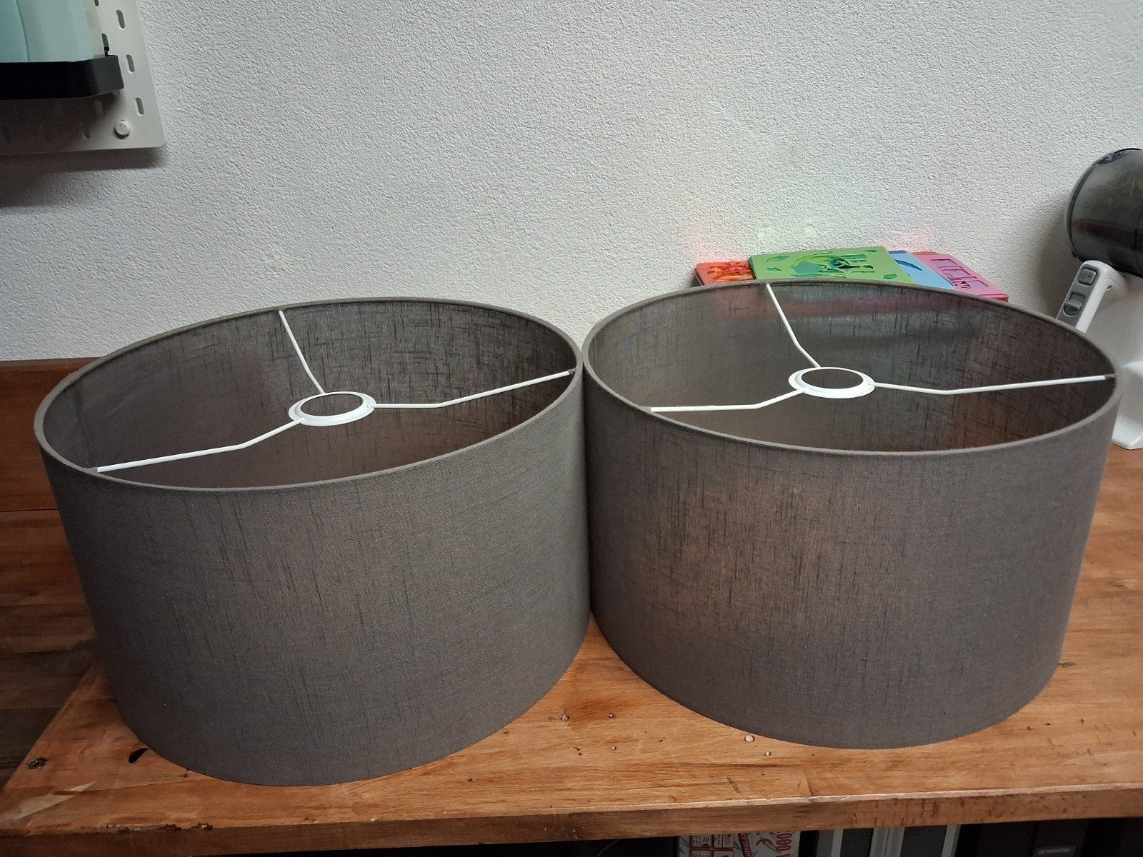 Set: 2 grijze lampenkappen,  diameter 35cm,  20cm hoog, Gebruikt, 20 cm, Overige typen, 35 cm