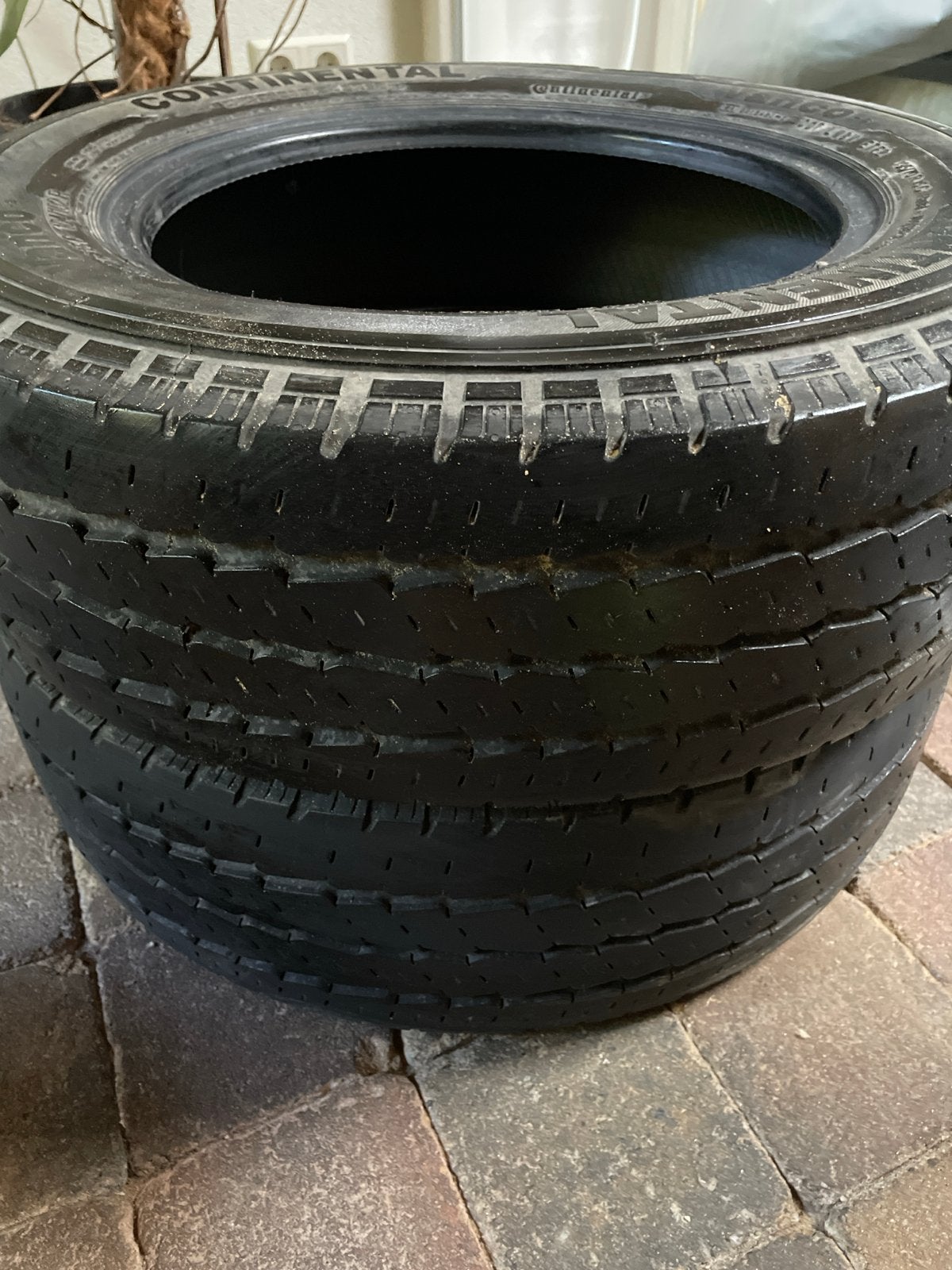 Twee Continental Vanco 195/70 R15 C banden, Ophalen, Gebruikt