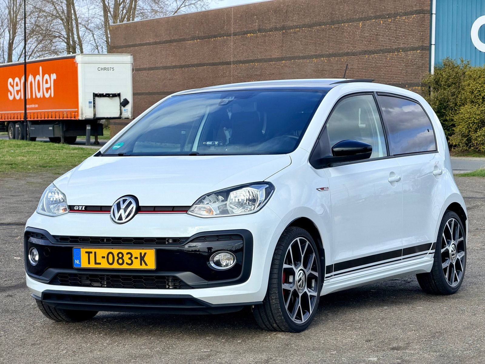 UP! GTI | Pano | lage kilometerstand | alle opties!, Auto's, Voorwielaandrijving, 970 kg, 40 €/maand, Up!