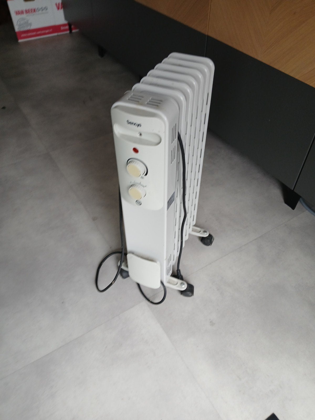 Sencys Oliegevulde Radiator 1500W - Draagbaar en Efficiënt, Ophalen, Gebruikt, Radiator