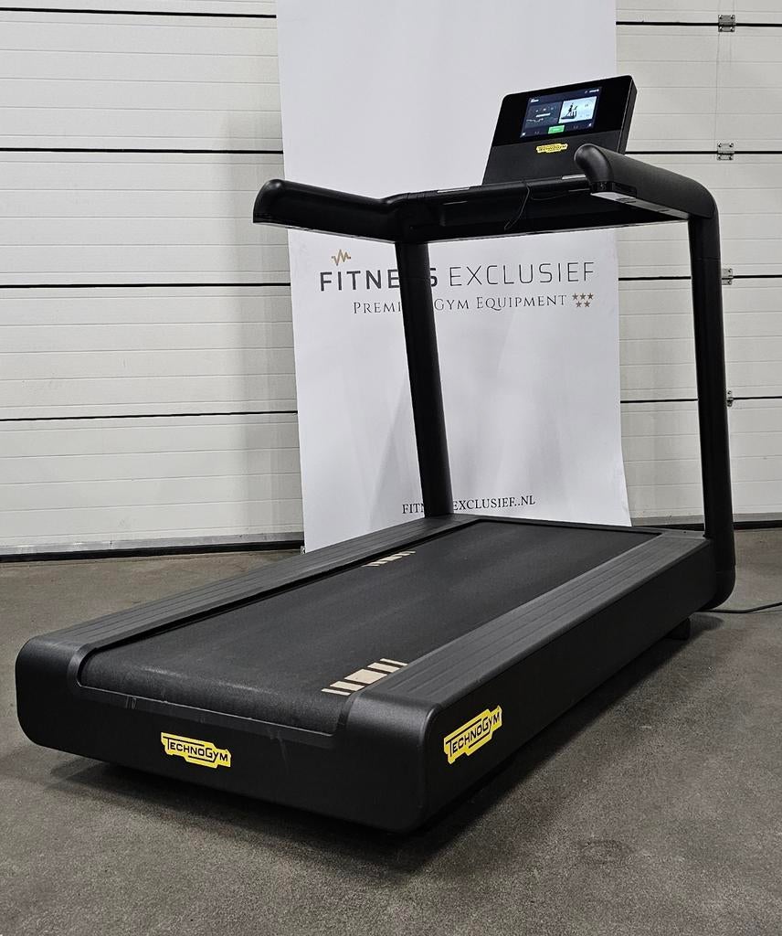 Technogym Run Excite LIVE 10 Loopband – 2022 – Topconditie!, Sport en Fitness, Fitnessmaterialen, Ophalen, Gebruikt, Benen, Overige typen
