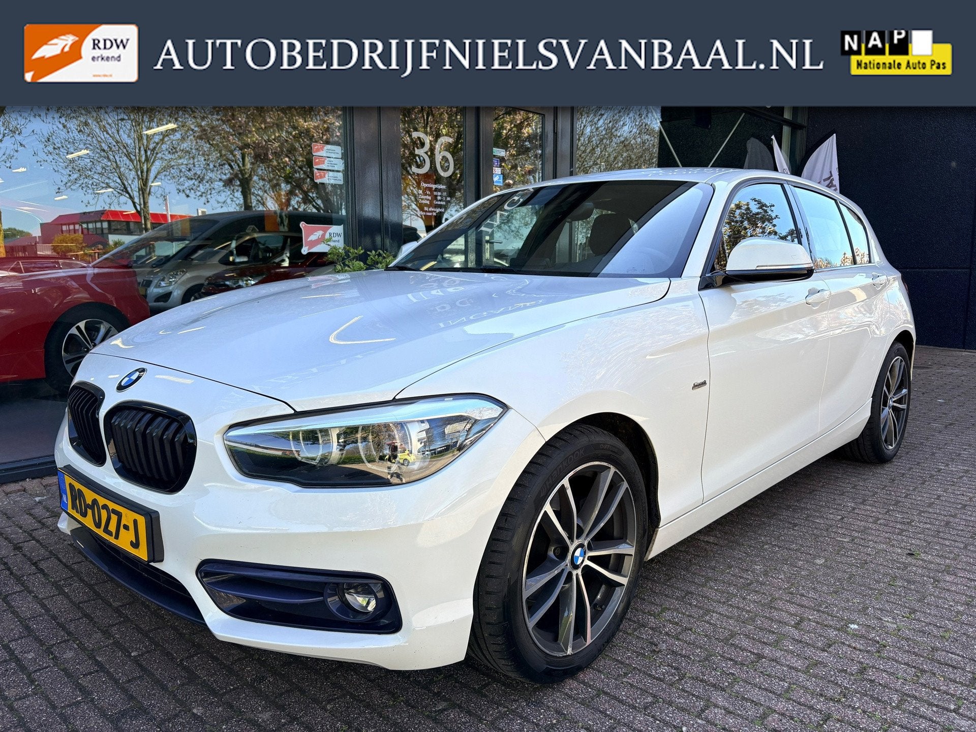 BMW 1-serie 116i Edition Sport Line Shadow Executive NL-AUTO, 1-Serie, Dealer onderhouden, Euro 6, Wit