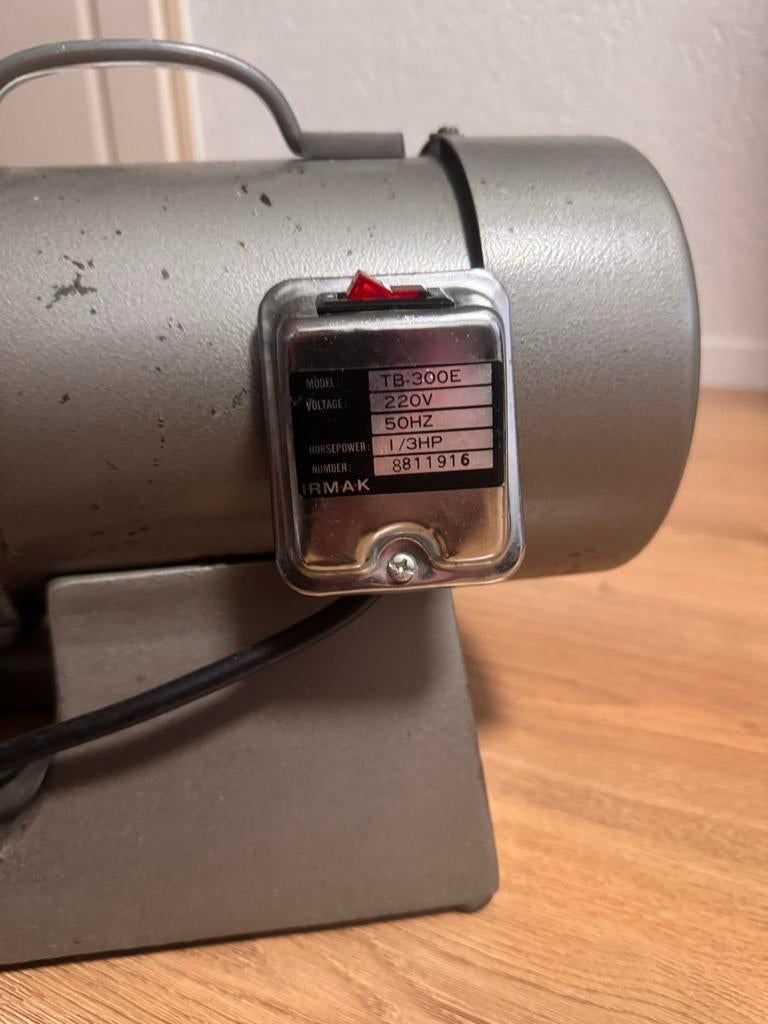 IRMAK TB-300E Polijstmachine / Slijpmachine, Ophalen of Verzenden, Gebruikt