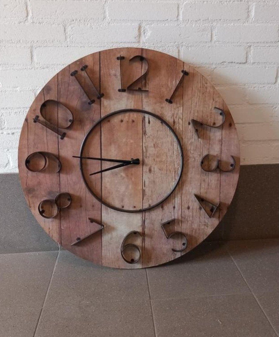 Grote 70cm rustieke industriele wandklok geldrop of mierlo, Ophalen, Zo goed als nieuw, Wandklok