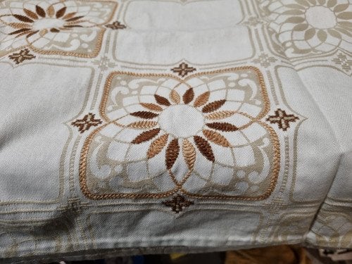 tafelkleed geborduurd met patroon, Huis en Inrichting, Ophalen of Verzenden, 'T Olde Gre-j, Info@toldegrej.nl, Endepoelstraat 20f Didam