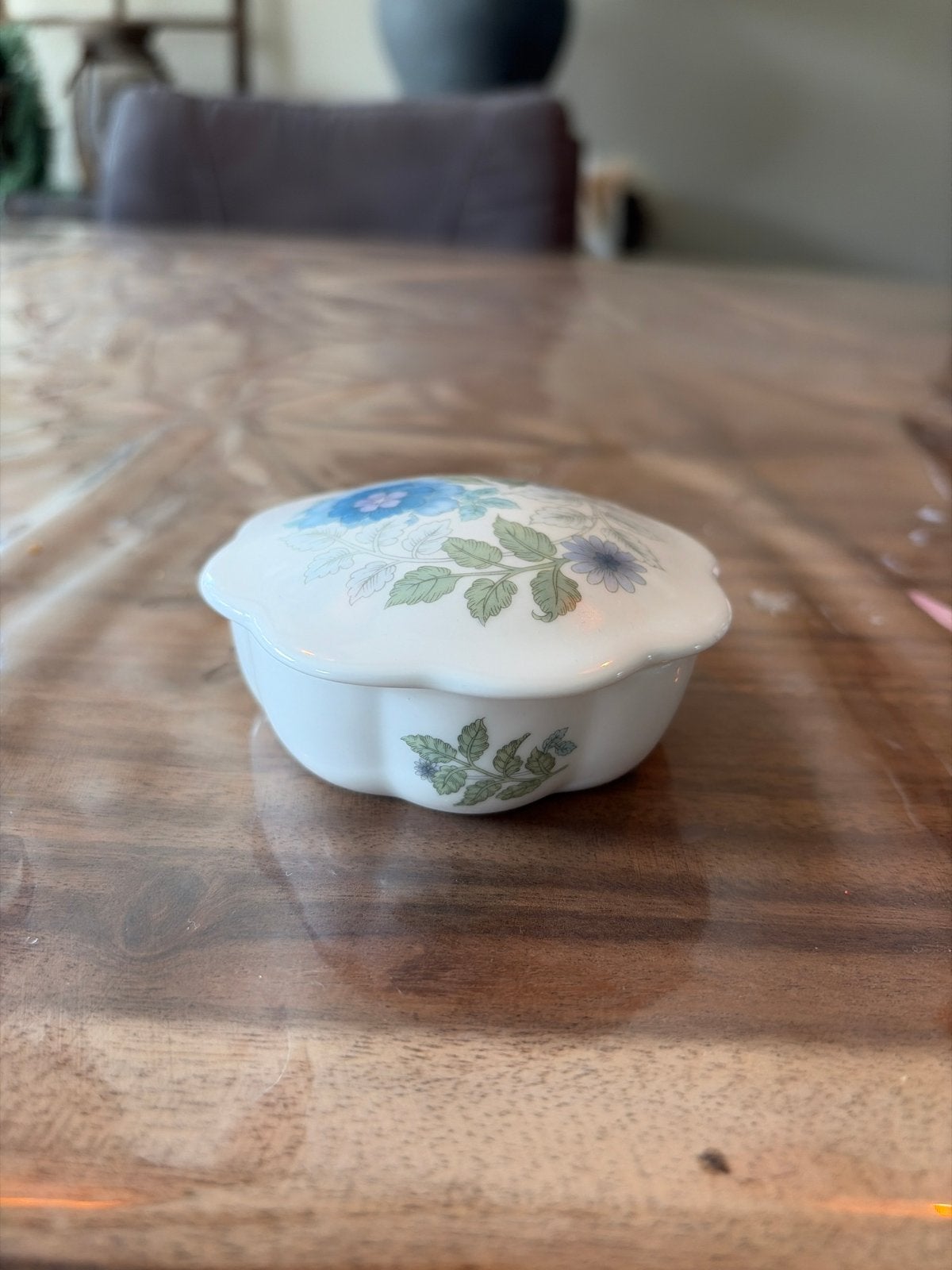 Wedgwood Clementine Bone China Doosje, Antiek en Kunst, Ophalen