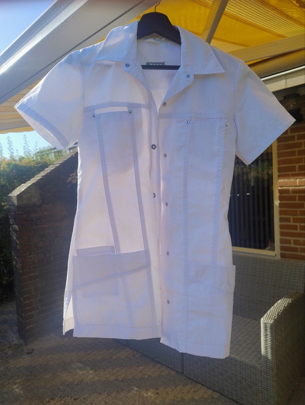Wit werkjasje/tuniek XS voor huidtherapie of schoonheidsspec, Haen by Simon Jersey, Ophalen of Verzenden, Zo goed als nieuw