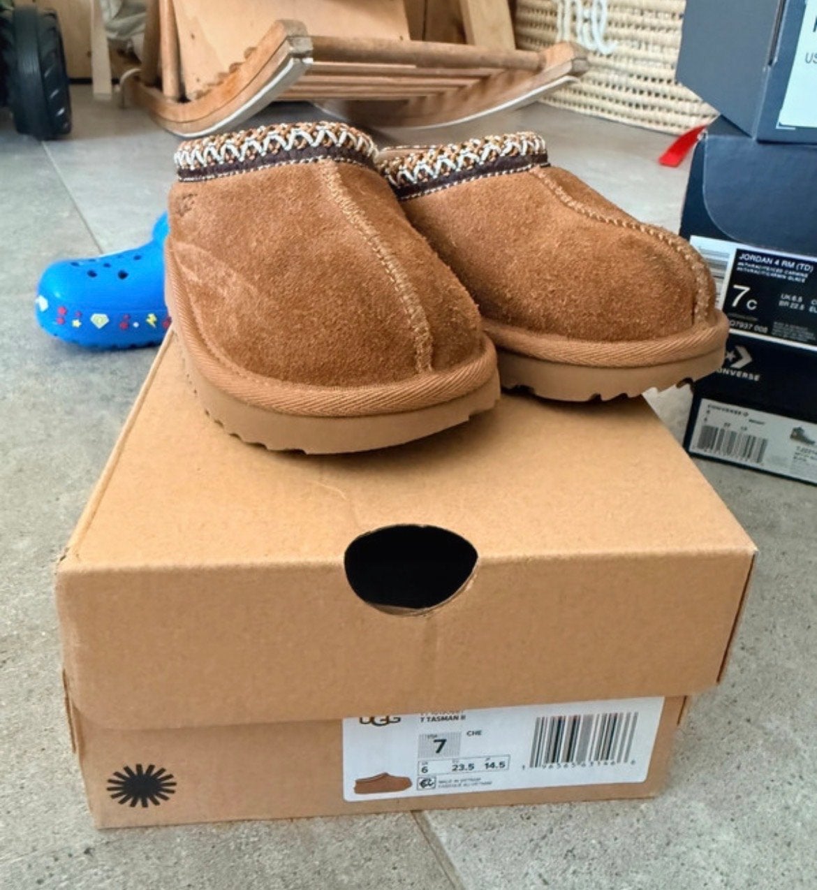 Nieuwe UGG instappers met doos - Maat 23,5, Ophalen, Jongen of Meisje, Schoenen, Nieuw