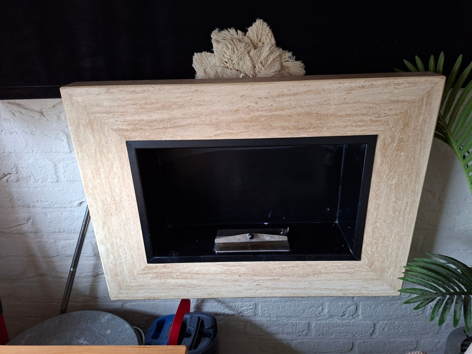 Moderne gelhaard met natuurstenen ombouw, Ophalen, Zo goed als nieuw, Hangende haard, Gelhaard