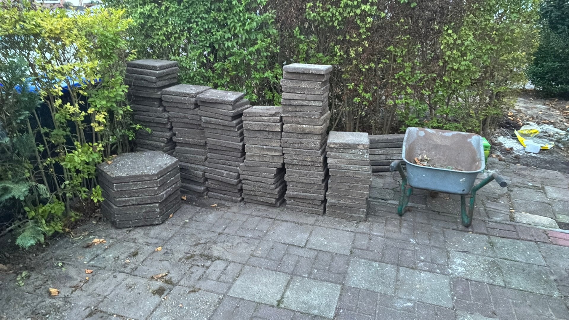 Grindtegels en opsluitbanden in diverse maten, Tuin en Terras, Ophalen, Gebruikt, 10 m² of meer, Grind