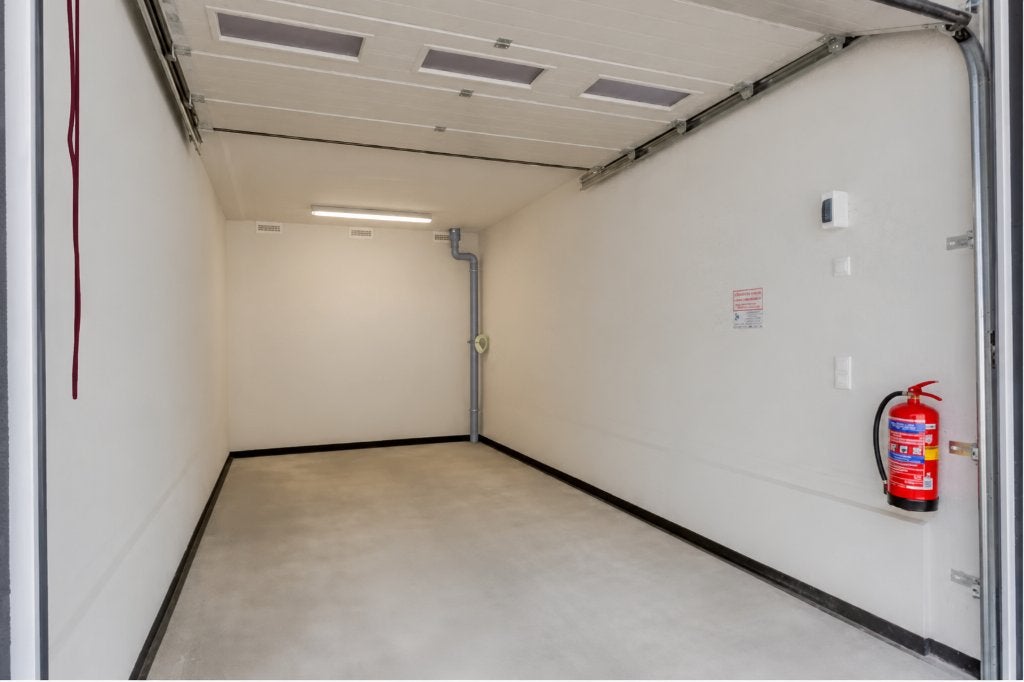 TE HUUR XXL Garagebox / Opslagbox Haarlem EXTRA HOOG, Opslag