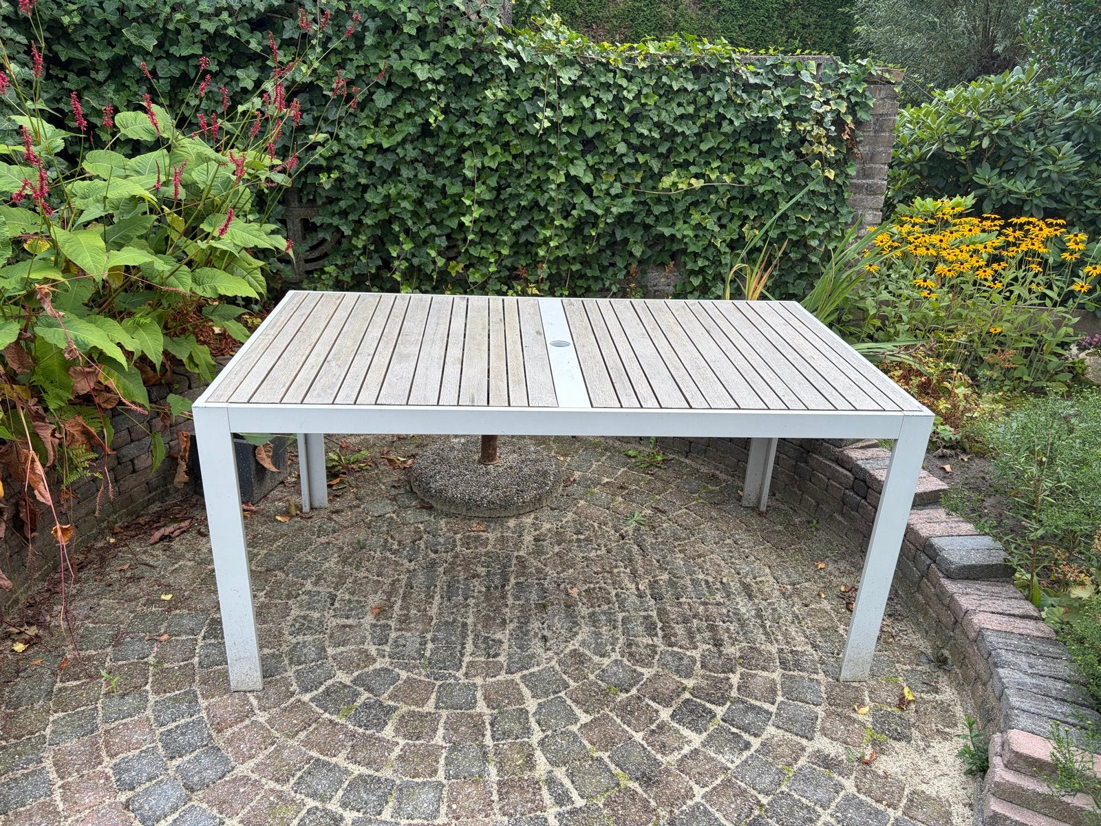 Ikea Tuintafel met aluminium frame en houten blad,90 x156 cm, Ophalen, Gebruikt, Rechthoekig, Aluminium