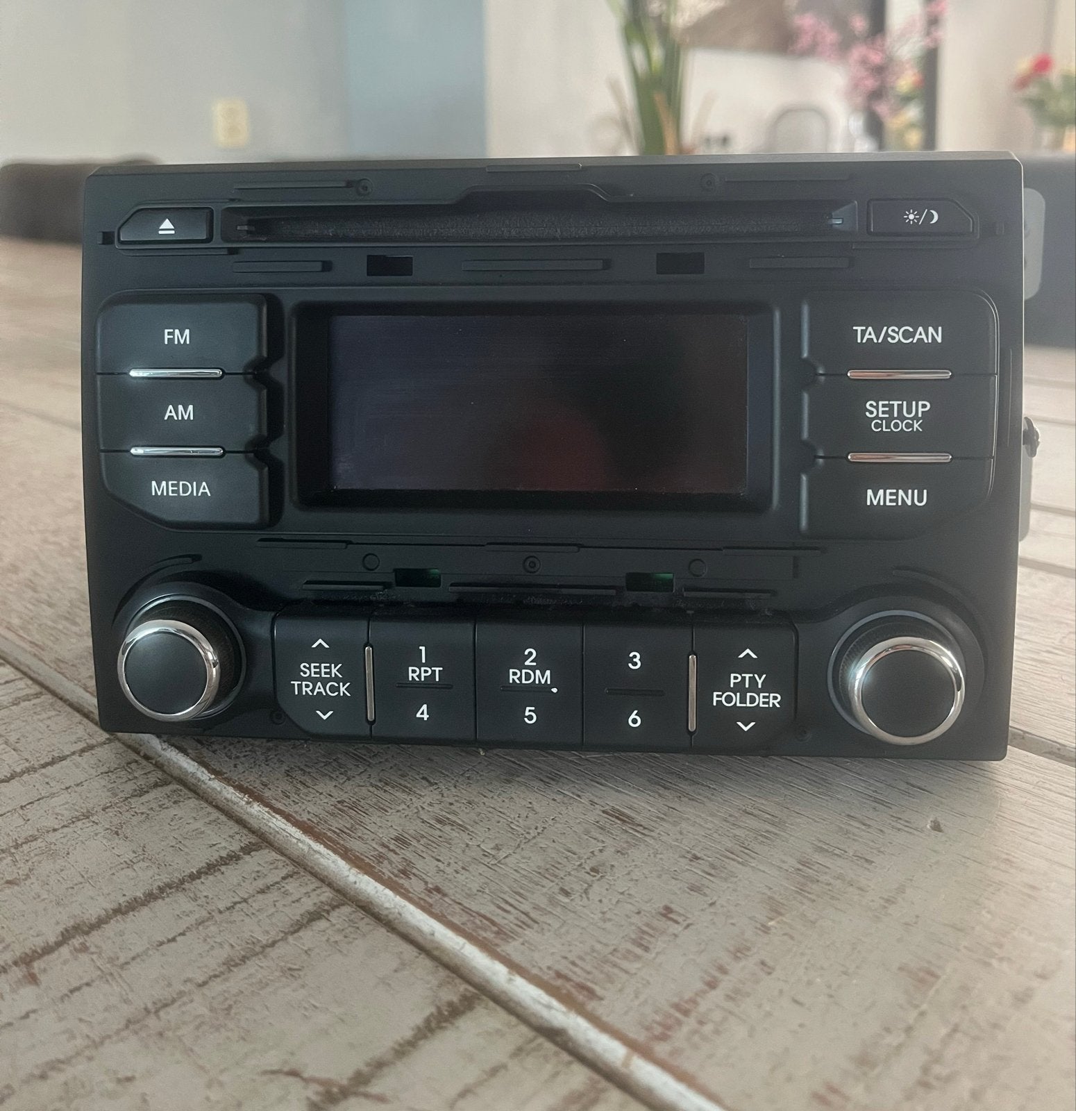 Hyundai Mobis AM1001HEE Autoradio met frame, Ophalen, Zo goed als nieuw