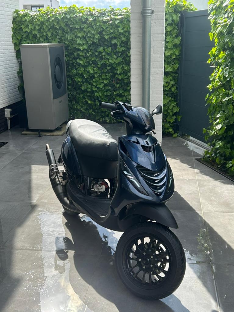 Zip lc 172cc stage 3, Fietsen en Brommers, Scooters | Piaggio, Zo goed als nieuw, Zip, Tweetakt, Ophalen