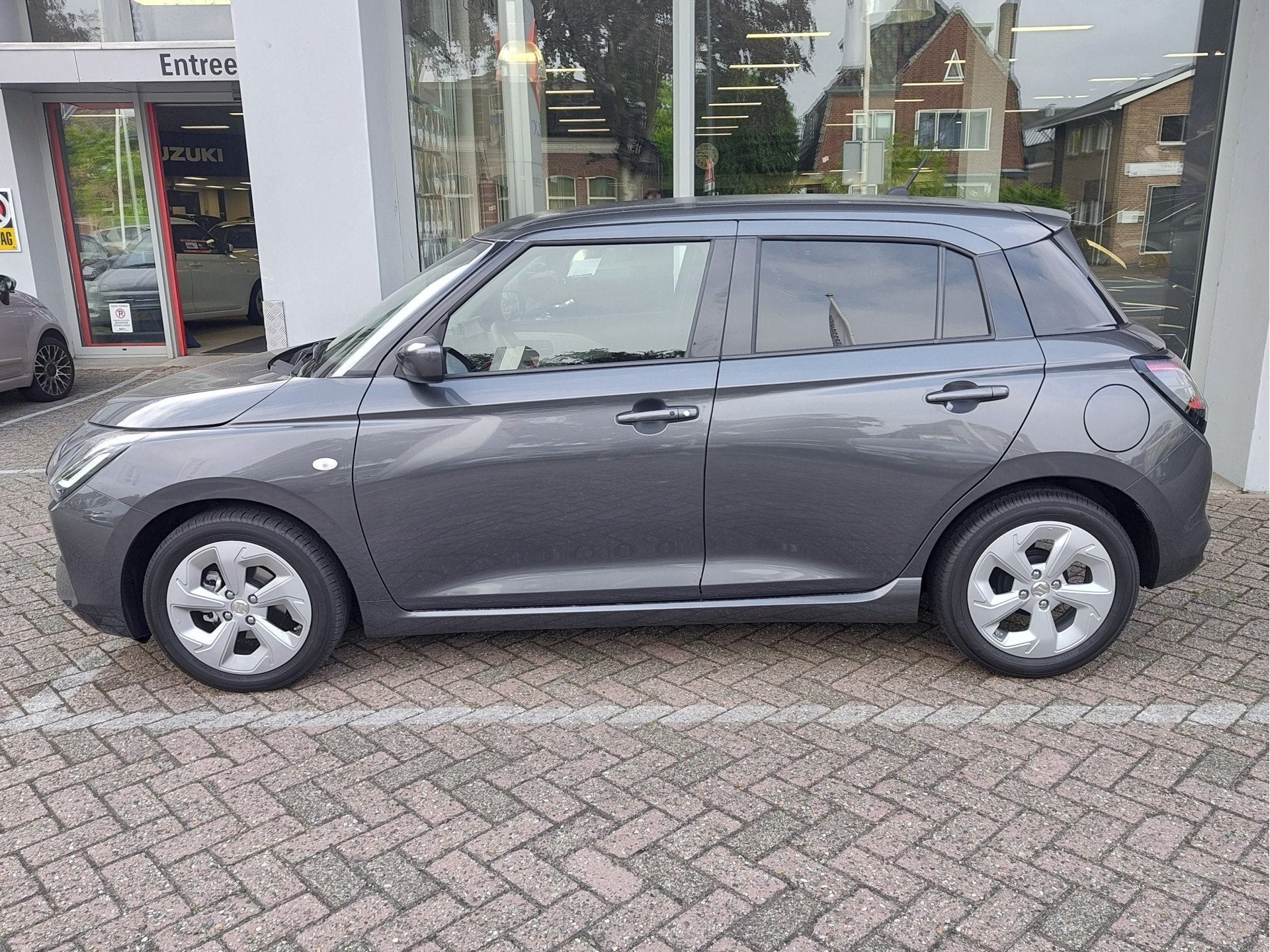 Suzuki Swift 1.2 SELECT SMART HYBRID AUTOMAAT | DEMO DEAL! |, Auto's, Stof, 400 kg, Swift, Origineel Nederlands